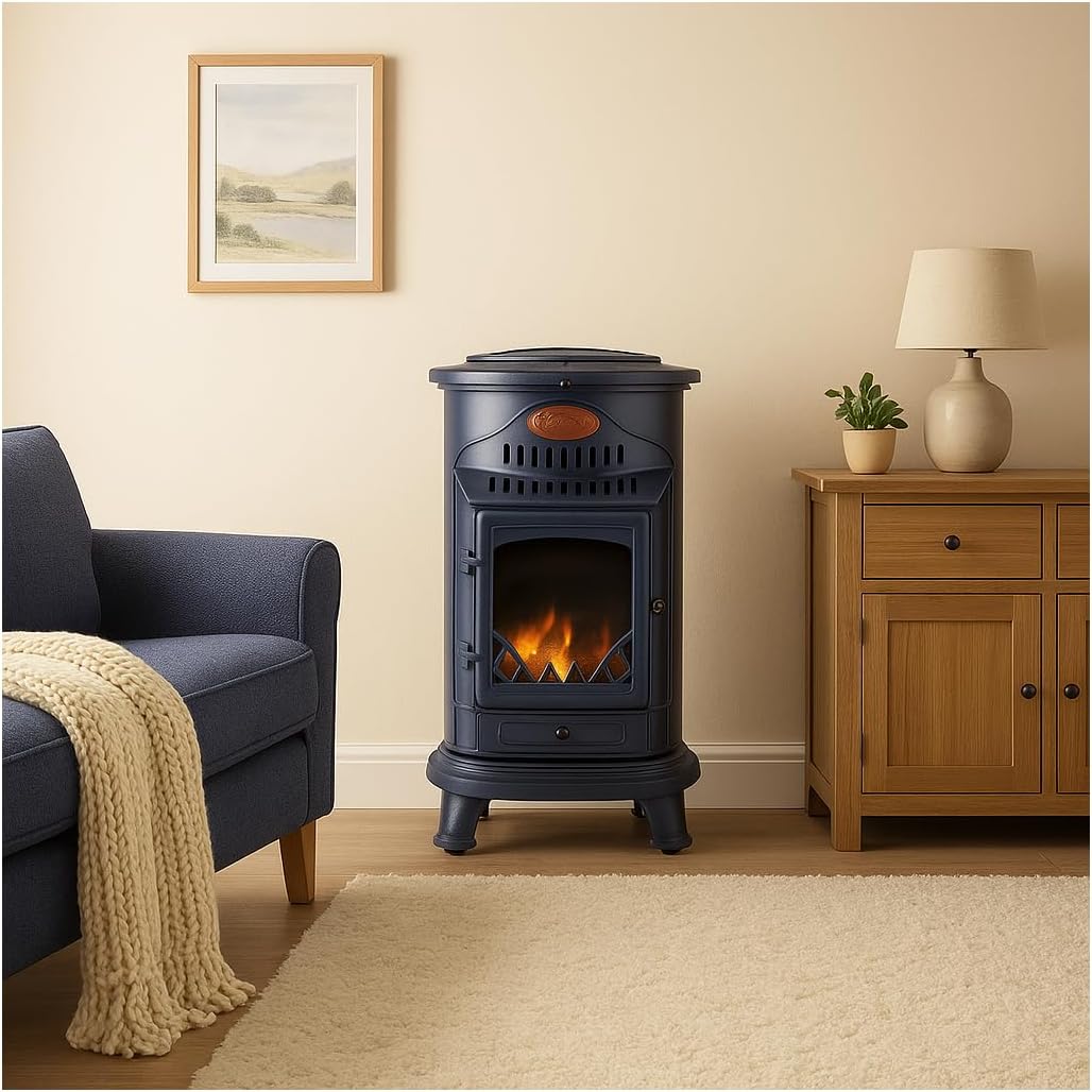 Sahara – Gasofen 3,4 kW aus echtem Gusseisen – Zusatzheizung im traditionellen Design, Saphirblau matt – Holzfeuer-Effekt, mobil auf Rollen (Modell Provence)
